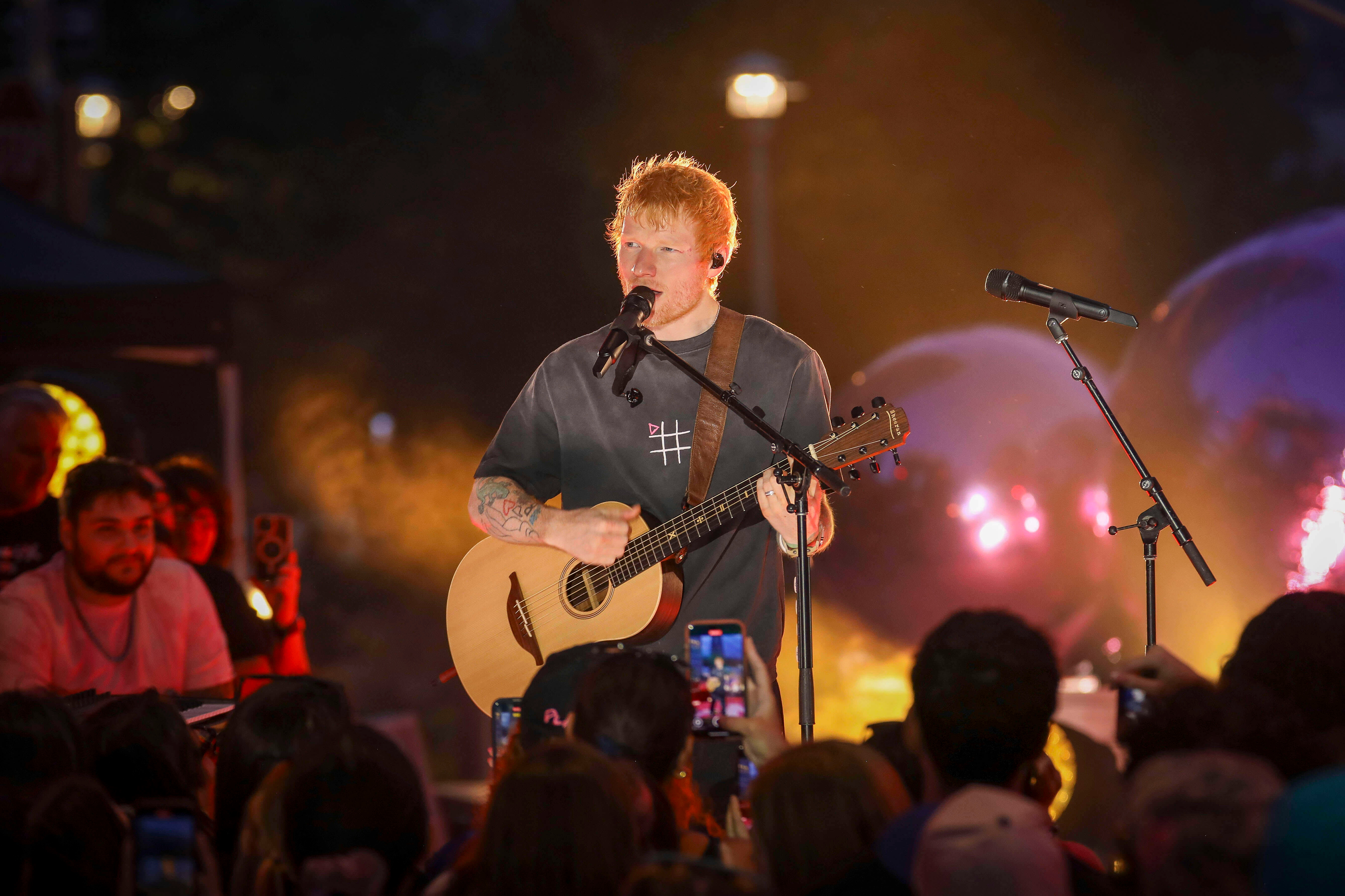 'Não sou cúmplice': Cantor Ed Sheeran nega qualquer envolvimento na remoção de Macklemore da turnê