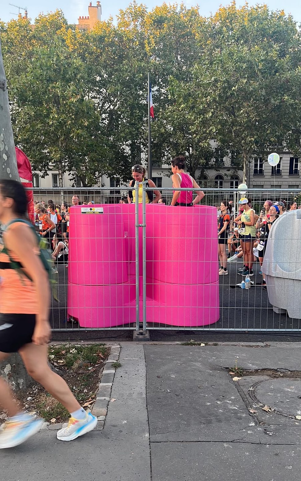 Deu piriri? Maratonistas elegem os melhores banheiros químicos em provas de rua; os do Japão são imbatíveis
