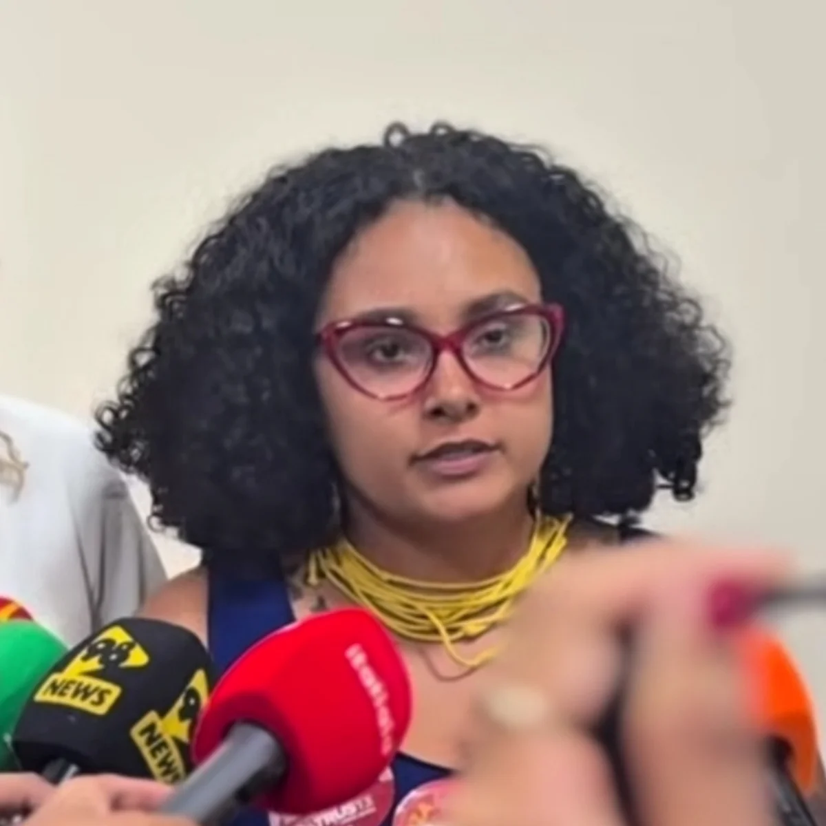 Iza Lourença (PSol) denuncia ataque a bomba a seu escritório em MG