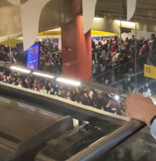 Passageiro registra lotação na Linha Amarela do metrô após falhas Foto: Reprodução/X