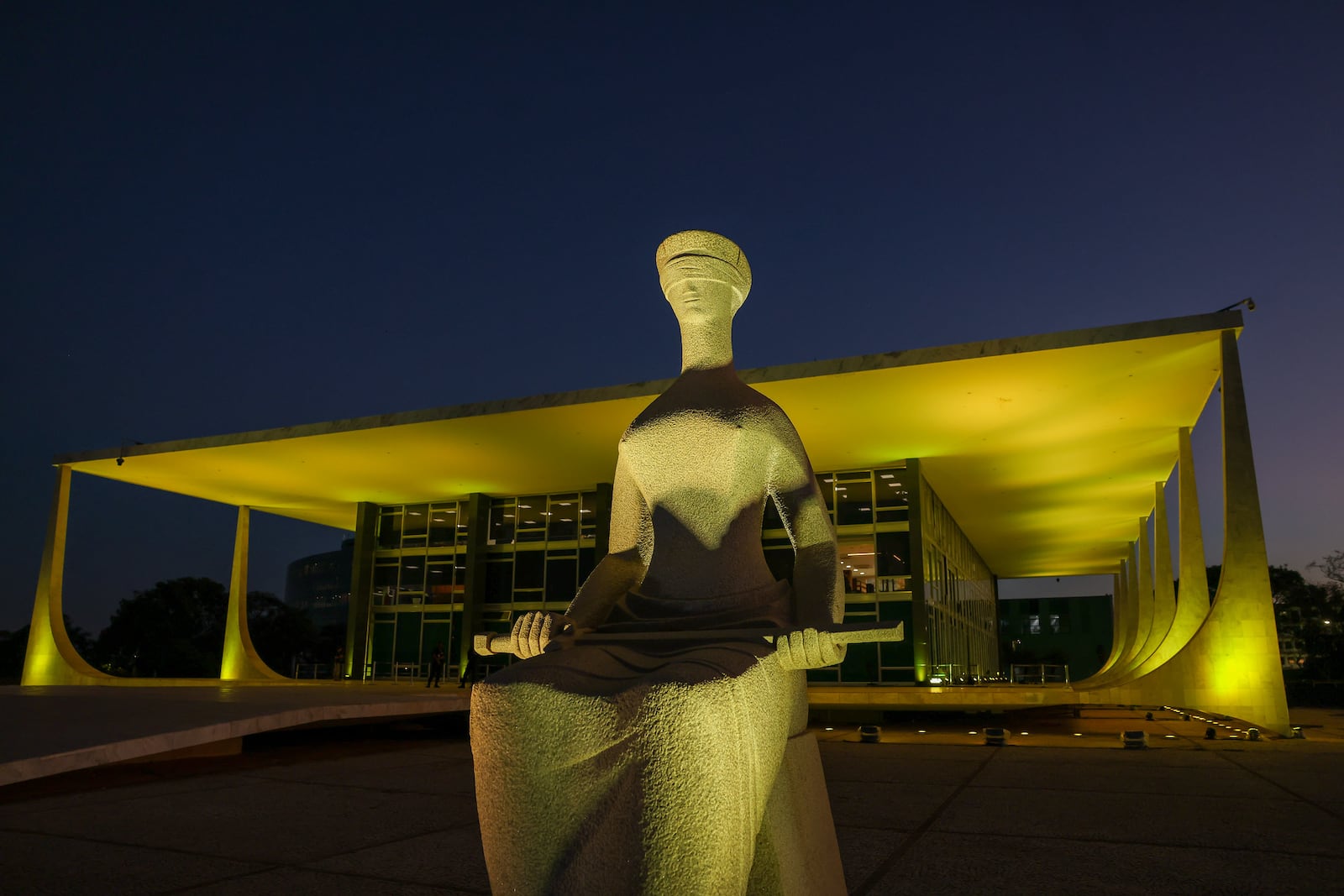 A mídia não se cansa de comparar o tribunal brasileiro com o de outros países democráticos que não se envolvem em disputas políticas Gustavo Moreno/STF/STF - 18.09.2026