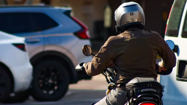 Só 0,5% da frota: o que falta para as motos elétricas estourarem no Brasil?