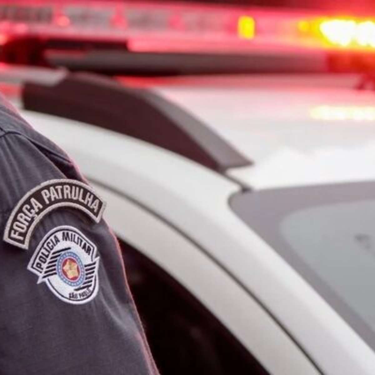 Homem morre baleado por PM durante ocorrência de surto psicótico em apartamento no Ipiranga