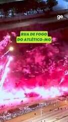 Torcida do Atlético-MG faz grande festa na chegada do ônibus da equipe na Arena MRV