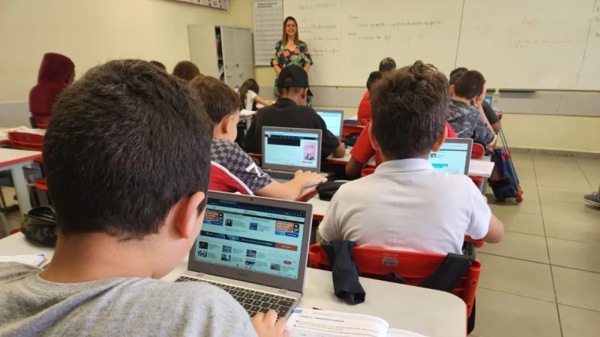 Justiça trava contratação temporária de professores pelo Governo de SP