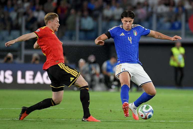 Itália perde para a Bélgica nas estreias de Mancini e Van Bommel
