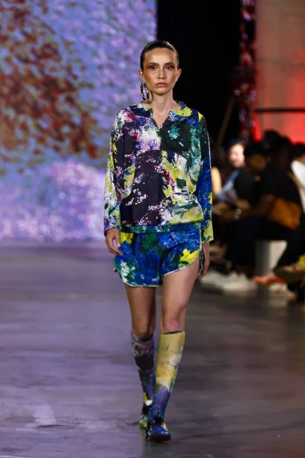 Victor Dzenk, Sun Rose e Almacor levam diversidade ao Metrópoles Catwalk
