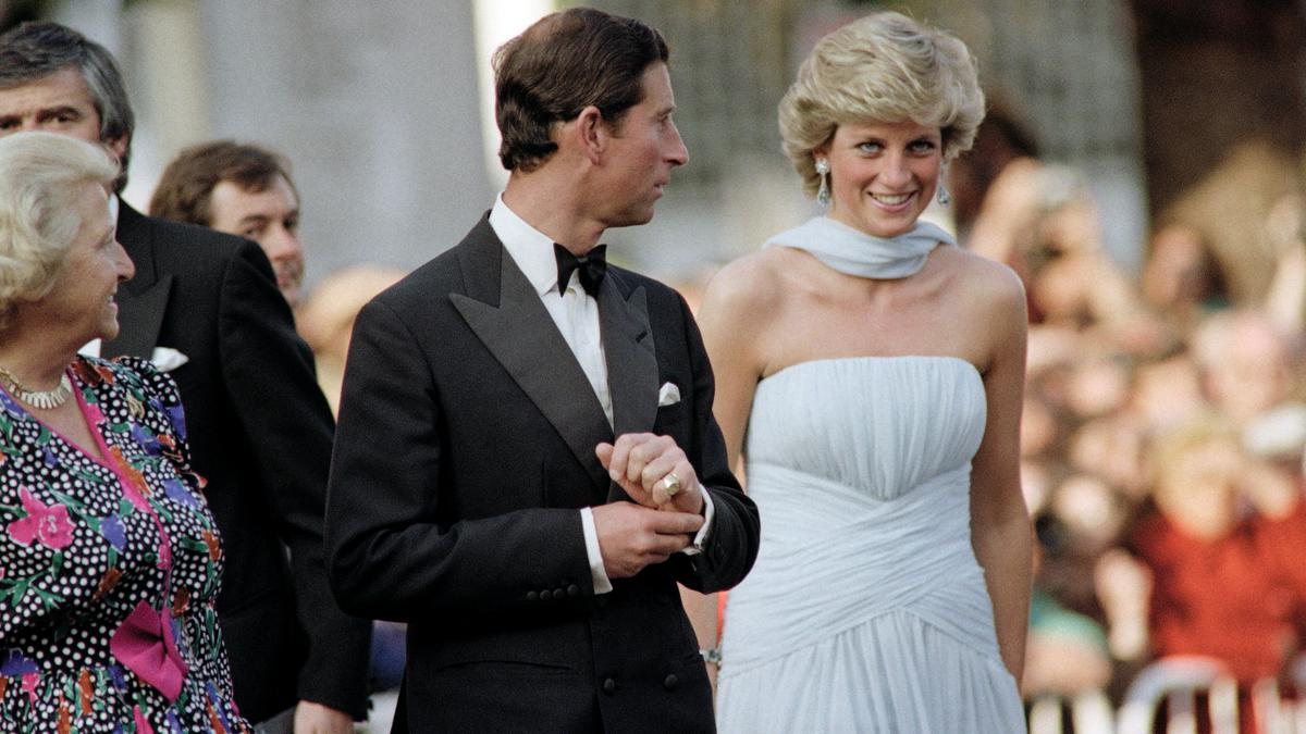 Quando o Ícone de Estilo da Princesa Diana é Recriado com Milhares de Flores