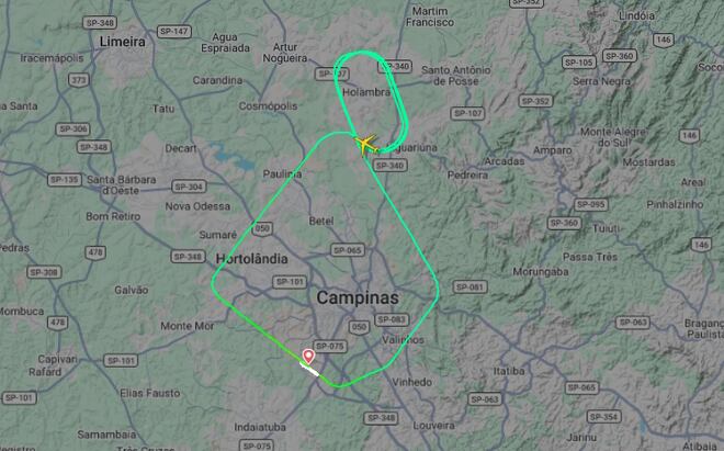 Avião faz pouso de emergência em SP após bater em pássaros e voar 2h para queimar querosene