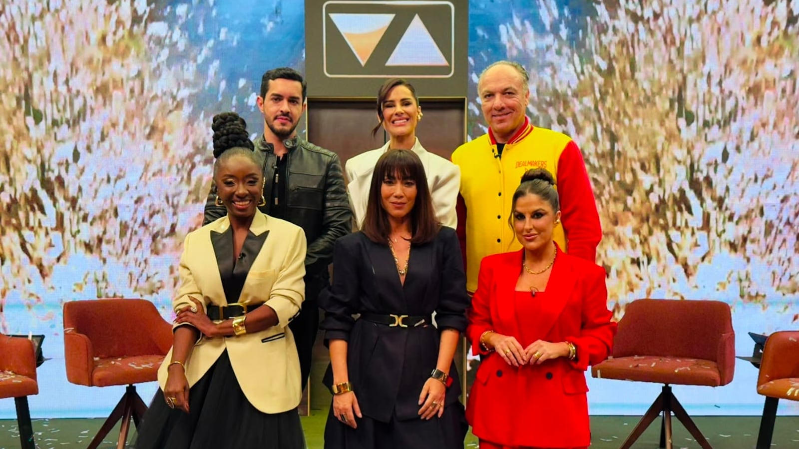 Nina esteve ao lado de João, Natalia, Bellino, Day e Danni no programa Reprodução / Record News