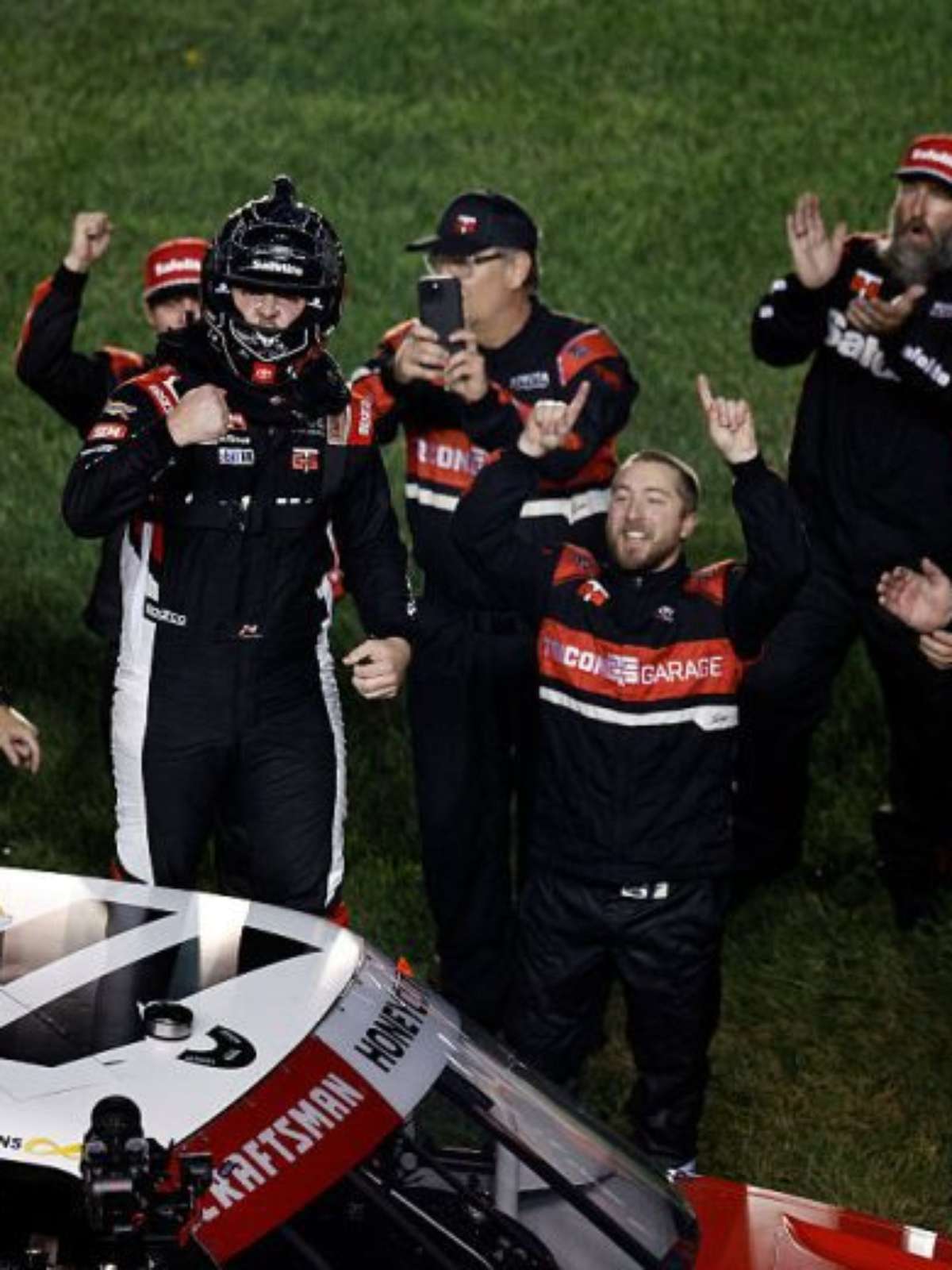 NASCAR Truck: Kaden Honeycutt vence em Kansas e assume liderança do Chase