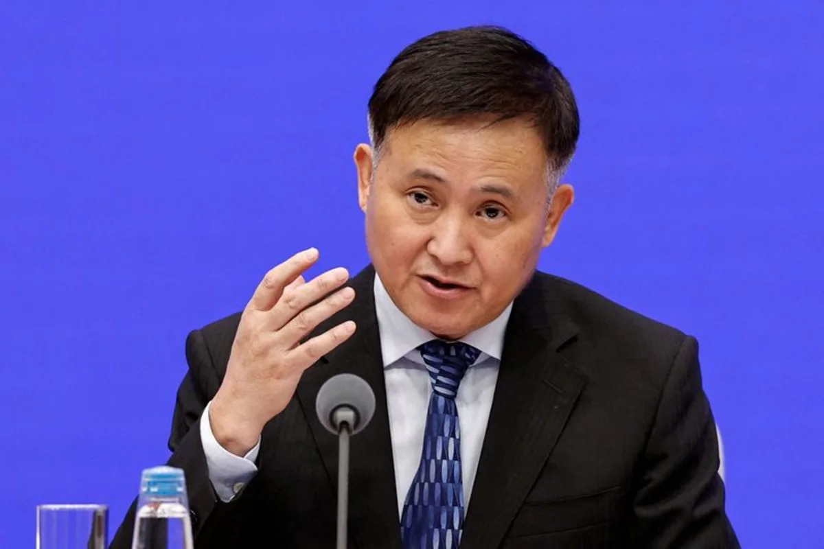 O crescimento mais lento dos empréstimos na China é a nova normalidade, diz o governador do banco central