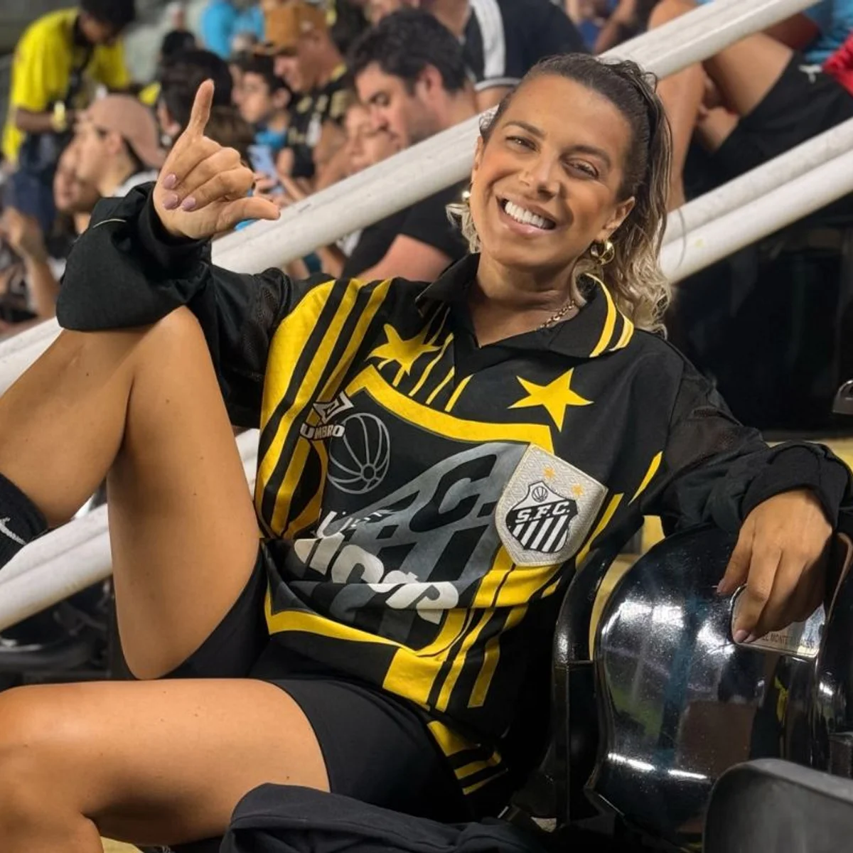 Torcedores do Santos se despedem e prestam homenagens à Naty Potira