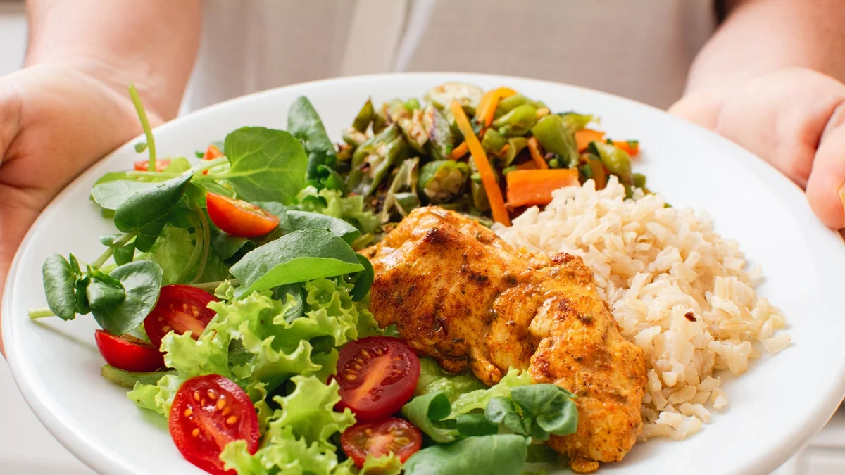 Almoço em BH: preço do quilo varia de R$ 19,99 a R$ 209