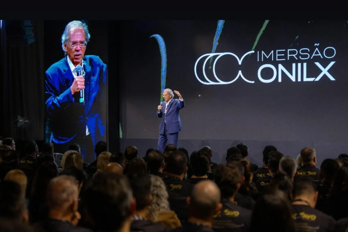 Paulo Guedes durante palestra na OnilX
