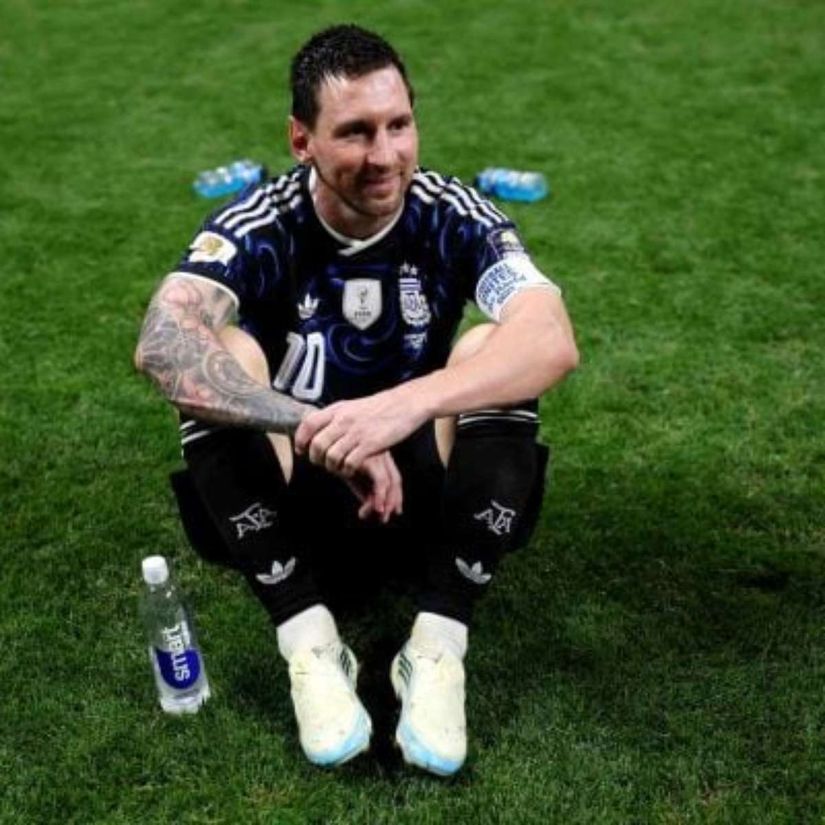 Scaloni define sucessor de Messi como capitão da Argentina