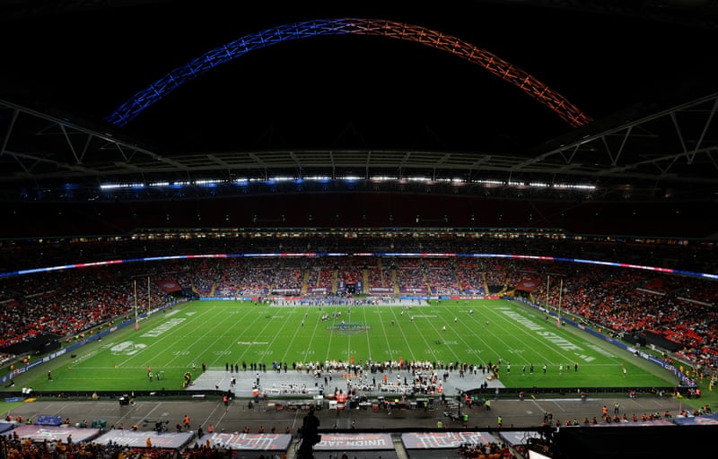 'Está prestes a ir para o mundo': futebol americano universitário americano faz estrondo no Wembley – um ensaio fotográfico