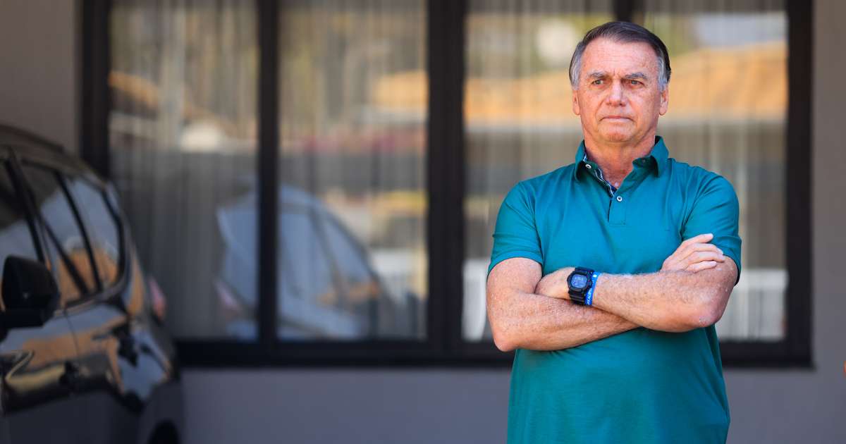 Bolsonaro desiste de suspender pena por trama golpista 2h após recorrer a Nunes Marques