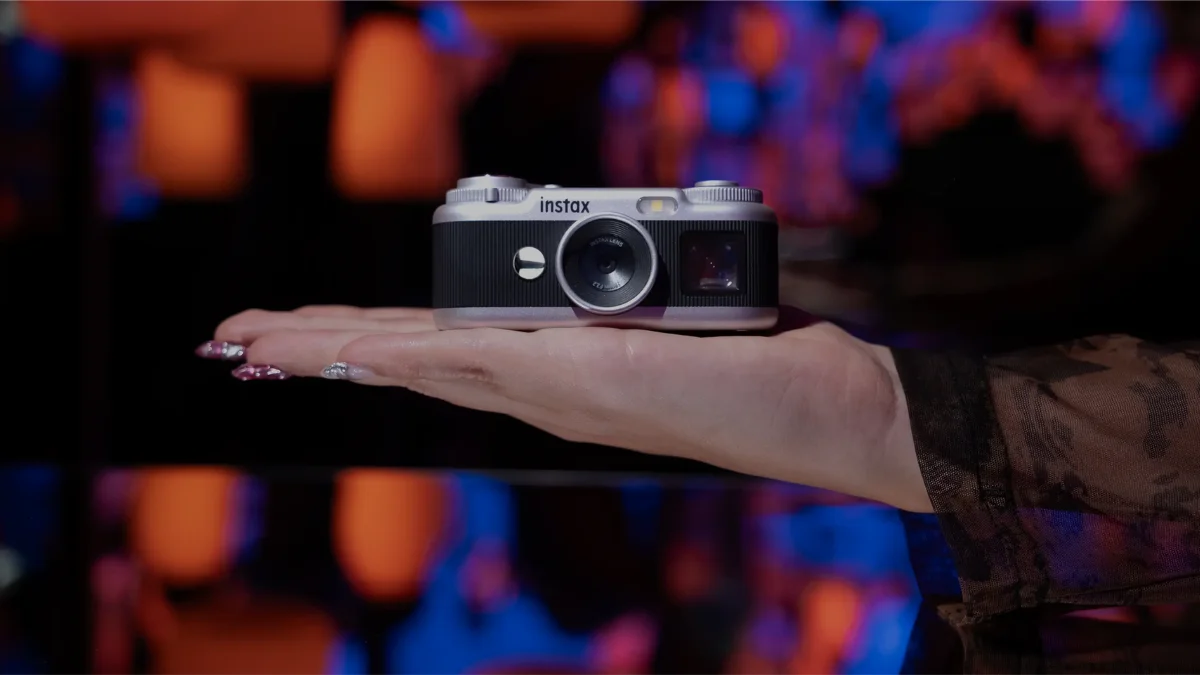 Imagem da matéria: Mini câmera da Fujifilm parece brinquedo, mas tira fotos de verdade