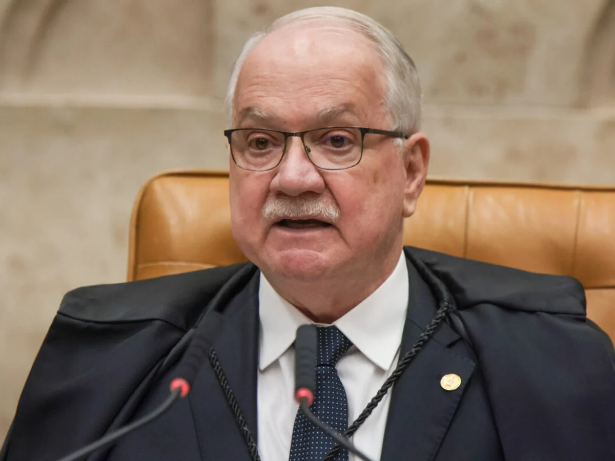 Ao suspender ações, Fachin diz ser "grave" atos conflituosos de ministros