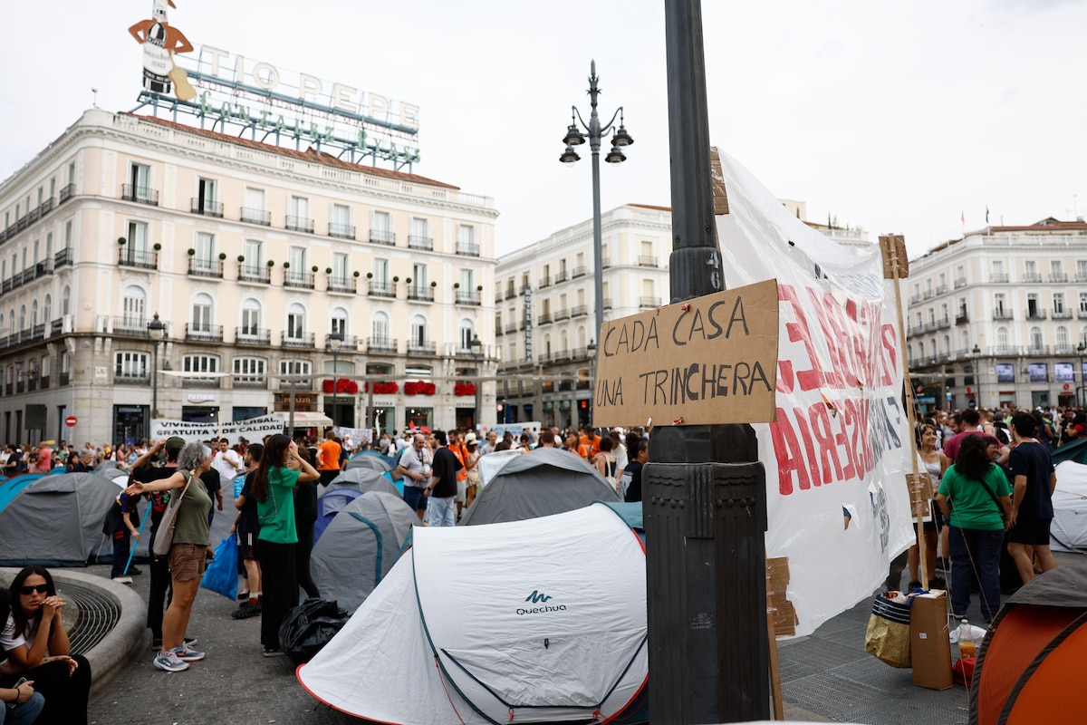 As imagens do acampamento na Puerta del Sol em Madri para protestar contra a crise habitacional