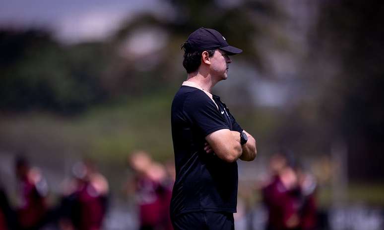 Yuri Alberto inicia transição e participa de treino do Corinthians