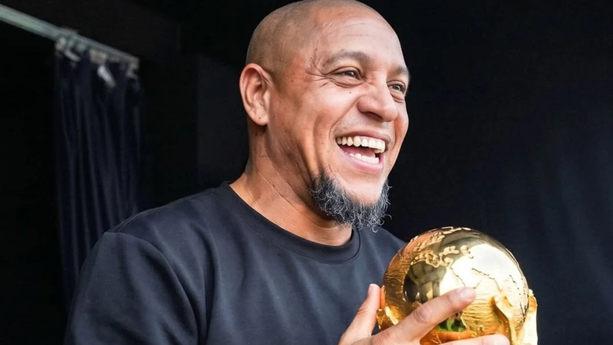 Pentacampeão, Roberto Carlos diz ter perdido 99% do que ganhou no futebol