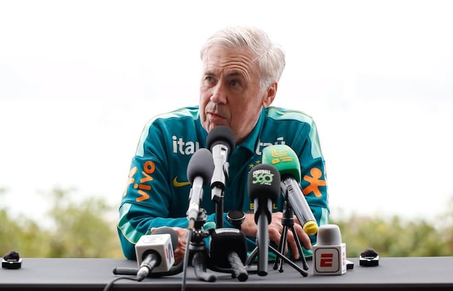Depois do vexame na Copa, Ancelotti recomeça a longa caminhada até 2030. Quer provar sua tese. Que o Brasil pode jogar aberto. Sem meias criativos. Um risco