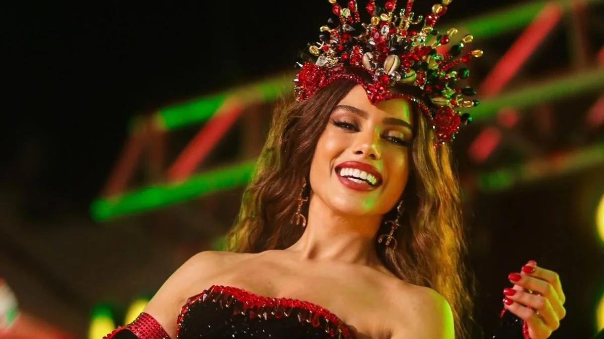 Anitta fala sobre coroação na Grande Rio: “Chorei junto com minha família”