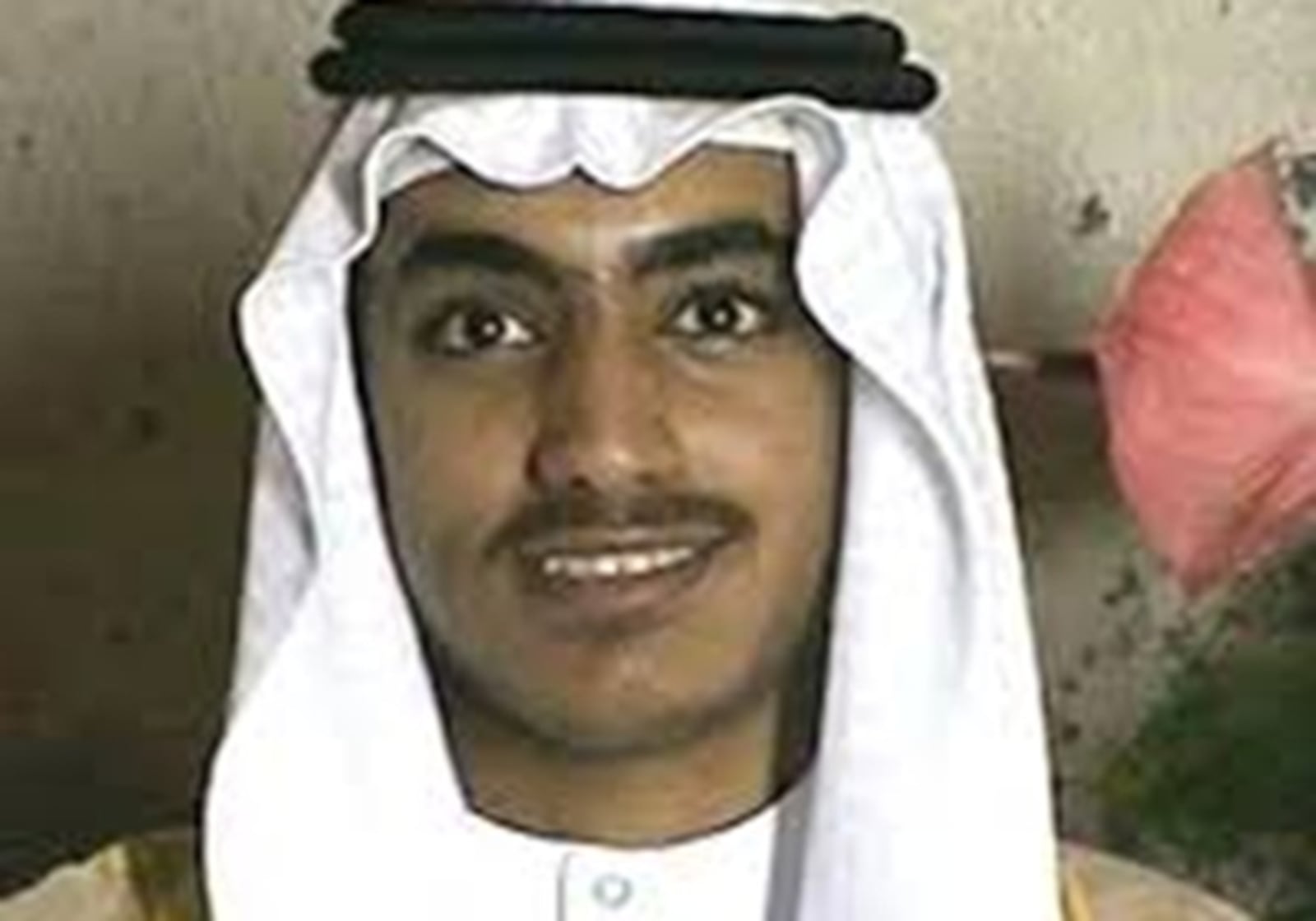 Hamza bin Laden apareceu em um vídeo da Al-Qaeda sobre o 11 de Setembro Reprodução/CIA