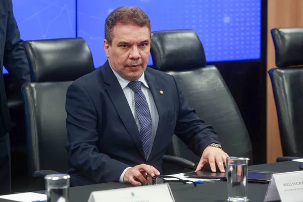 Conhecido como “O Breve”, ministro de Lula tem novo apelido na crise do STF - destaque galeria