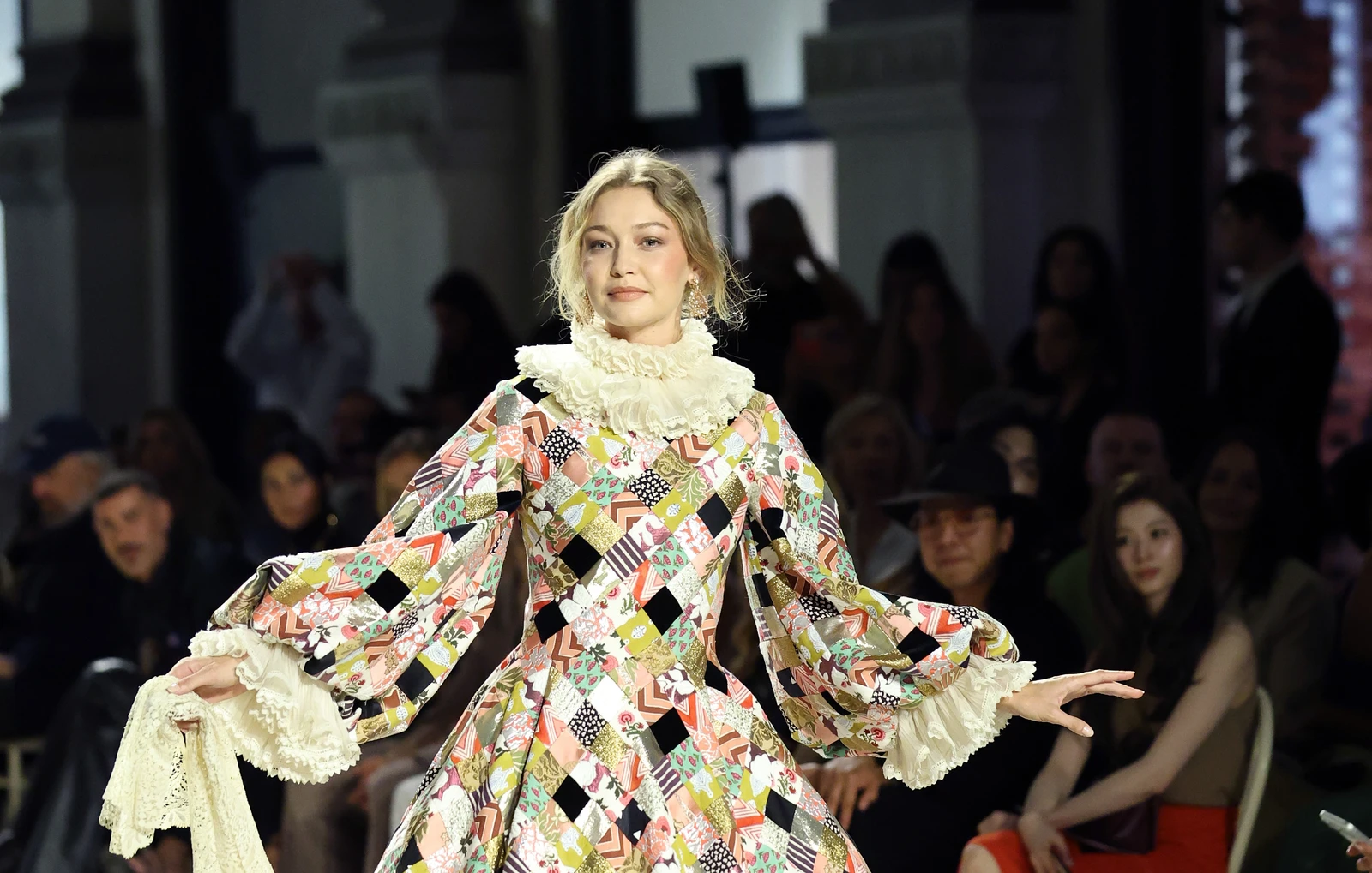 Gigi Hadid abre a Semana de Moda de Milão