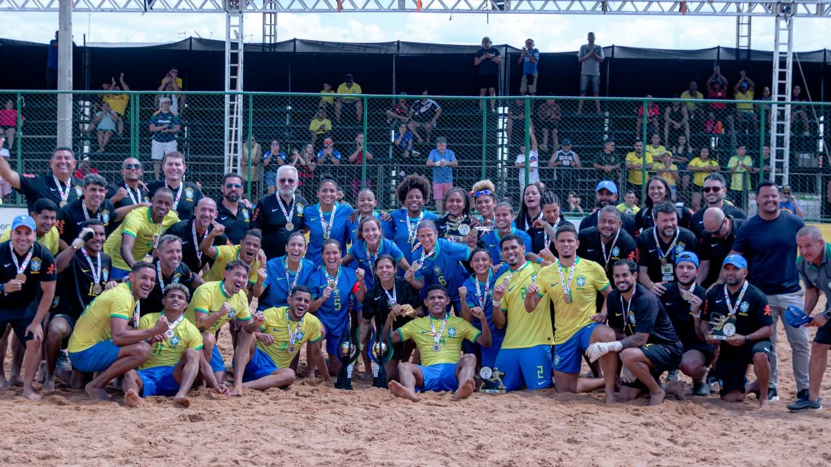 Copa das Nações de Beach Soccer: Brasil leva o título nas duas categorias