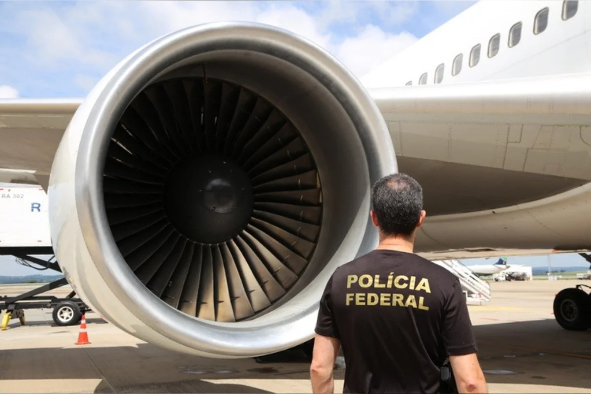PF faz operação contra grupo flagrado com 342 kg de drogas em avião