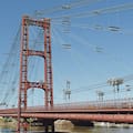 Un joven de 24 años murió tras caer desde el Puente Colgante