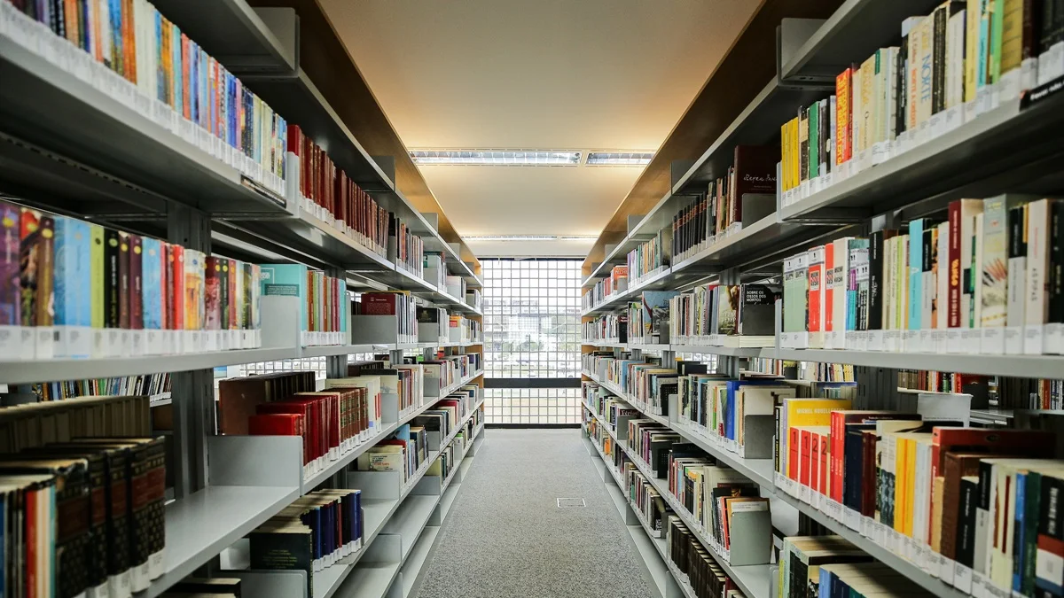 Biblioteca Nacional de Brasília convoca leitores a devolver 6 mil livros