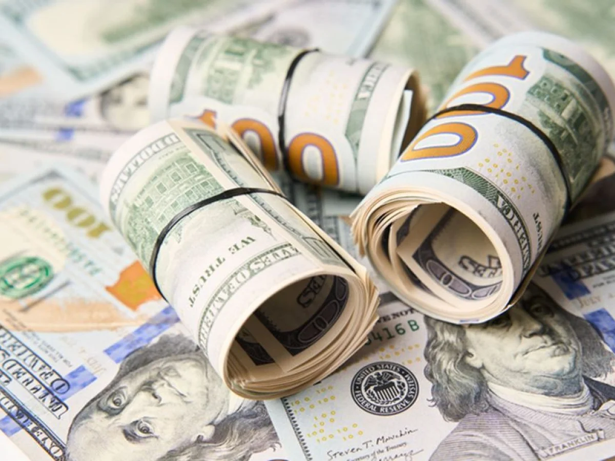 Dólar cai no pregão, mas sobe na semana com eleição, juros nos EUA e guerra