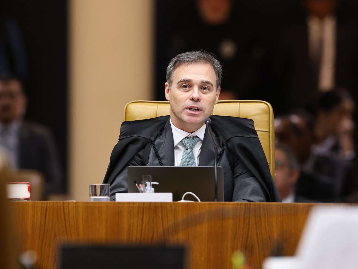Mendonça determina que Antônio Tabet apague post sobre Flávio Bolsonaro e Nossa Senhora Aparecida