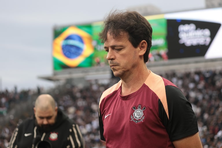 Diniz defende ‘convicção’ no Corinthians e garante: ‘Resultados não correspondem às performances’