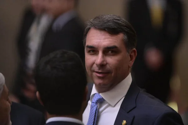 Flávio nega ter autorizado ação de aliado contra reajuste do Bolsa Família