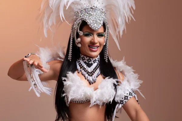 Quem é Isabelle Alcântara, nova rainha do folclore do Boi Garantido - destaque galeria