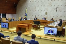 Eduardo Bolsonaro diz que autoridades dos EUA estão abertas à venda de armas ao Brasil