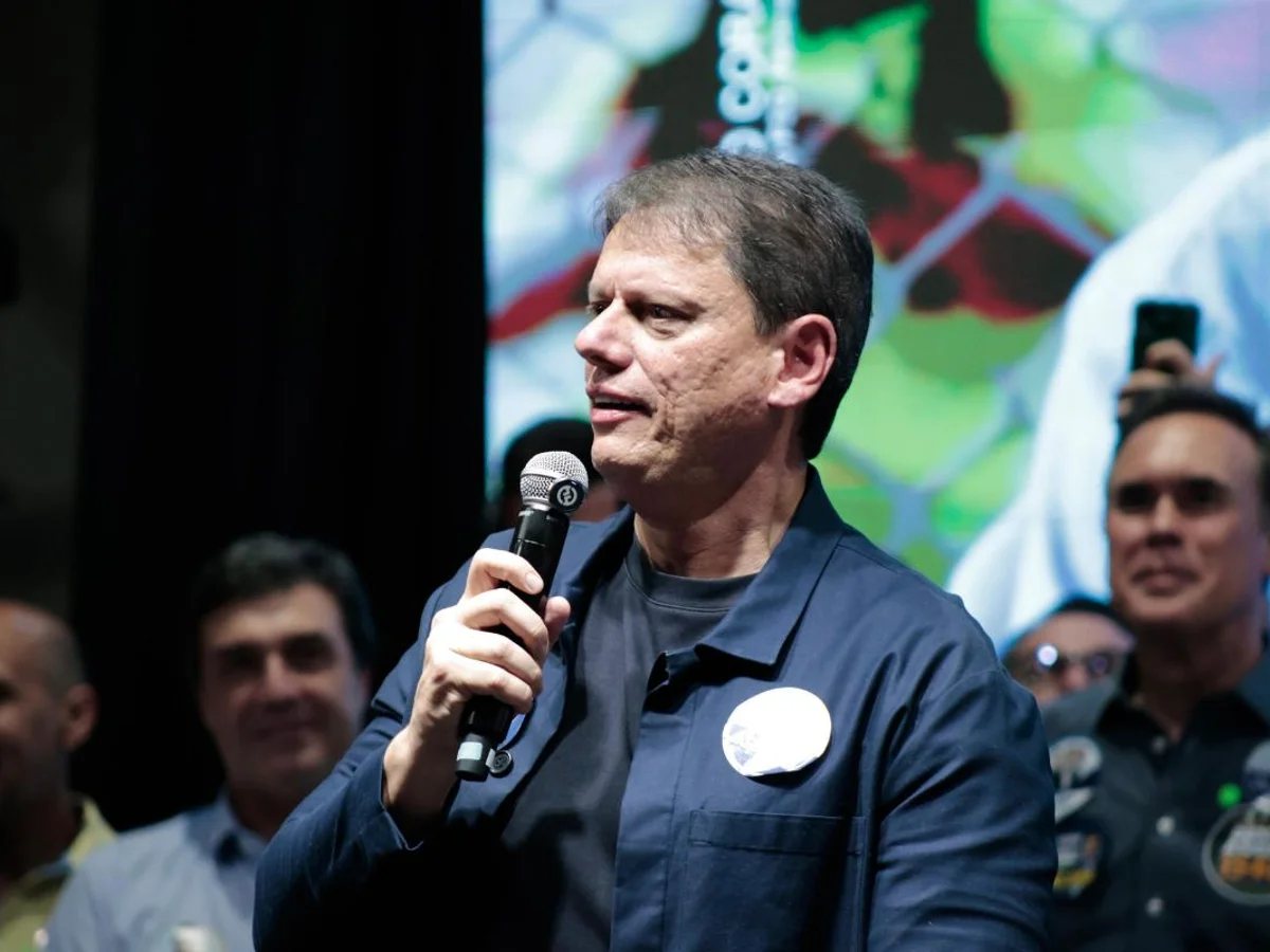 Tarcísio suspende agenda de campanha em São Paulo após fortes chuvas