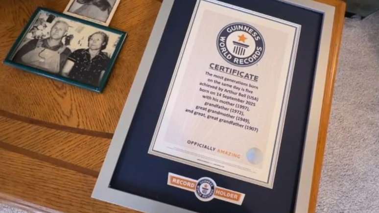 Família dos EUA bate recorde mundial com cinco gerações nascidas no mesmo dia e entra para o Guinness