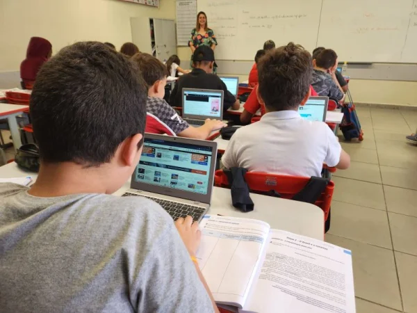 Justiça trava contratação temporária de professores pelo Governo de SP