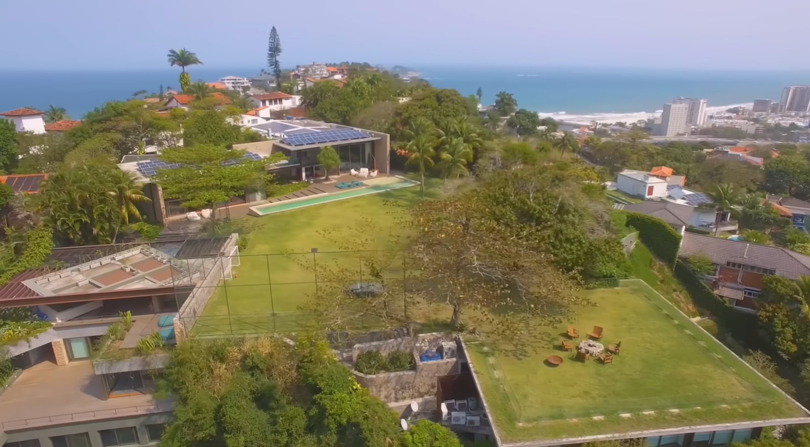 Casa onde teria ficado Nunes Marques tem 6.000 m², sete suítes, cinema, boate e até campo de mini golfe Reprodução/YouTube/Cristiano Piquet