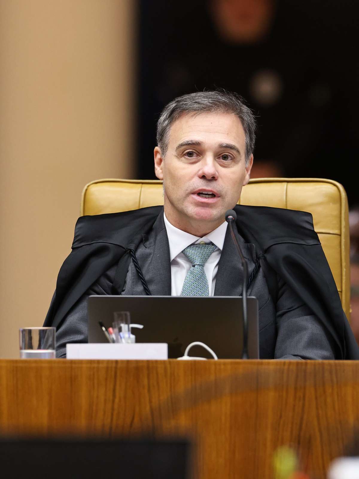 Mendonça determina que Antônio Tabet apague post sobre Flávio Bolsonaro e Nossa Senhora Aparecida