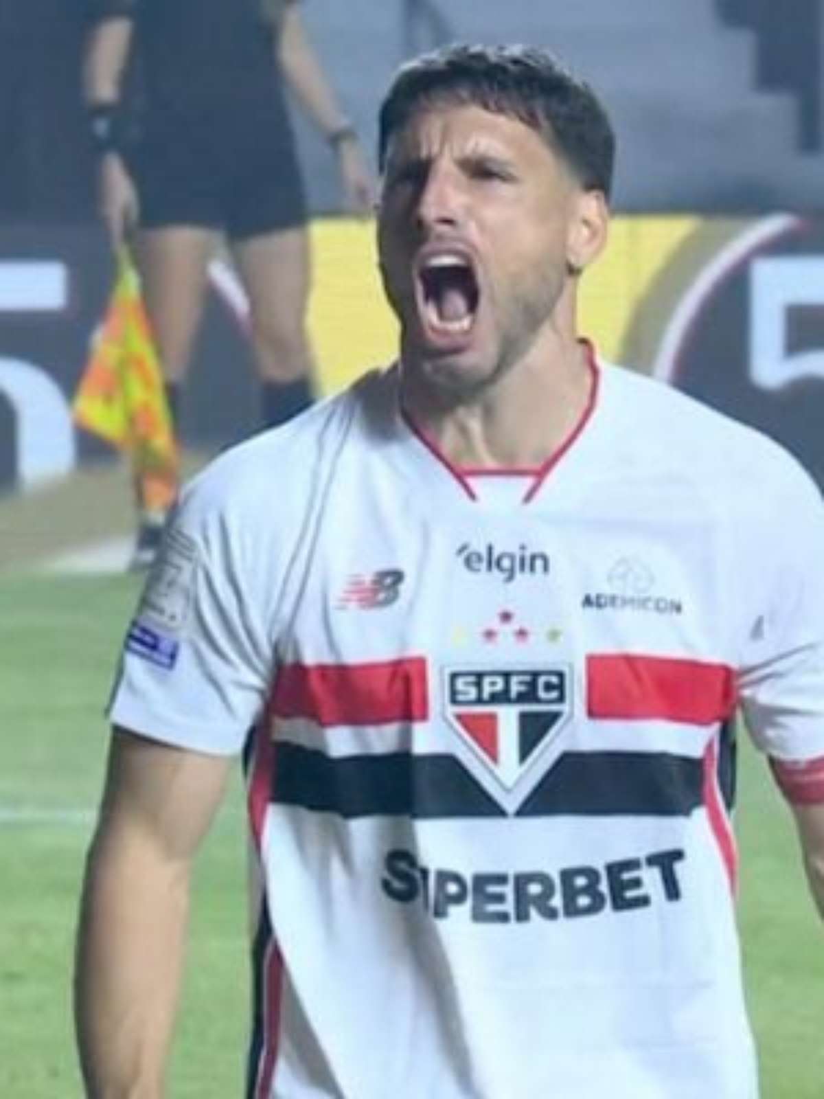 Calleri encerra jejum em vitória do São Paulo sobre o Internacional