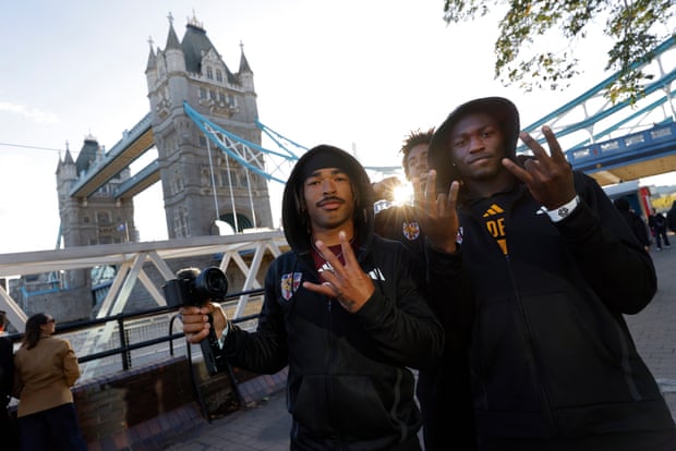 'Está prestes a ir para o mundo': futebol americano universitário americano faz estrondo no Wembley – um ensaio fotográfico