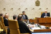 Sessão do STF que decide se Alexandre de Moraes será investigado